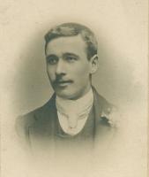 Fred Busfield M.M. 1880-1924. Eldest son of Sarah Ann and William who were resident of what is now Lamb Cottage. - click for full size image