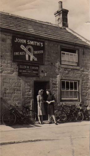 http://archive.hampsthwaite.org.uk/history/images/1000/Joiners1940s2-1000.jpg http://archive.hampsthwaite.org.uk/history/images/1000/Joiners1940s2-1000.jpg