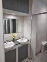 Ladies Vanity Area - click for full size image Ladies Vanity Area - click for full size image