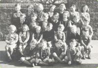 Hampsthwaite C.E. Primary School : April 1952 - click for full size image Hampsthwaite C.E. Primary School : April 1952 - click for full size image