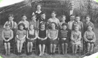 Hampsthwaite School 1949-55 : with Mrs Harrison and Miss Allen - click for full size image