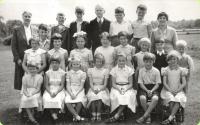 Hampsthwaite School 1950's : with Miss Allen and Miss Grail - click for full size image
