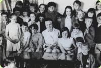 Miss Allen and her juniors class in 1973 - click for full size image