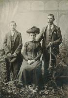Sarah Anne Busfield (Ne Henson) 1857-1925, William Busfield 1859-1940 and their youngest son Arthur 1889-1972. - click for full size image