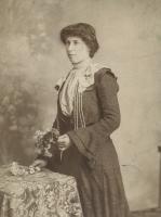 Emily Busfield (1884-1928) (became Breaks through marriage). Mother of Dorothy Vivien Breaks and youngest daughter of William and Sarah Ann Busfield. - click for full size image