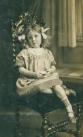 Doroth Vivien Breaks (became Wray on marriage) 1908-2002. Aged about 5years. Spent much of her upbringing in Hampsthwaite and lived with her grandparents Sarah Ann and William Busfield. Residents of what is now Lamb Cottage - click for full size image